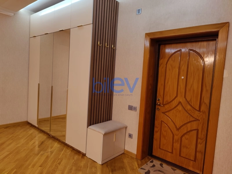 Aylıq Kirayə 3 otaqlı Yeni Tikili bina evi  140m², Bakı