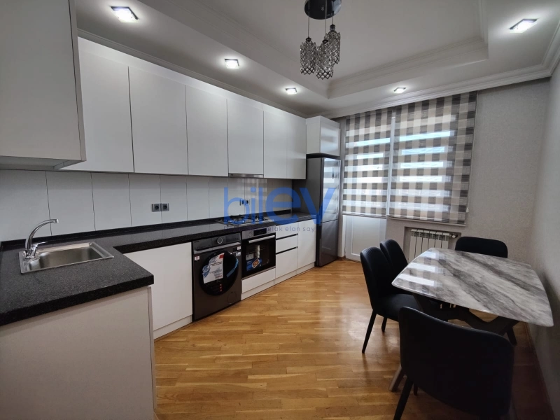 Aylıq Kirayə 3 otaqlı Yeni Tikili bina evi  140m², Bakı