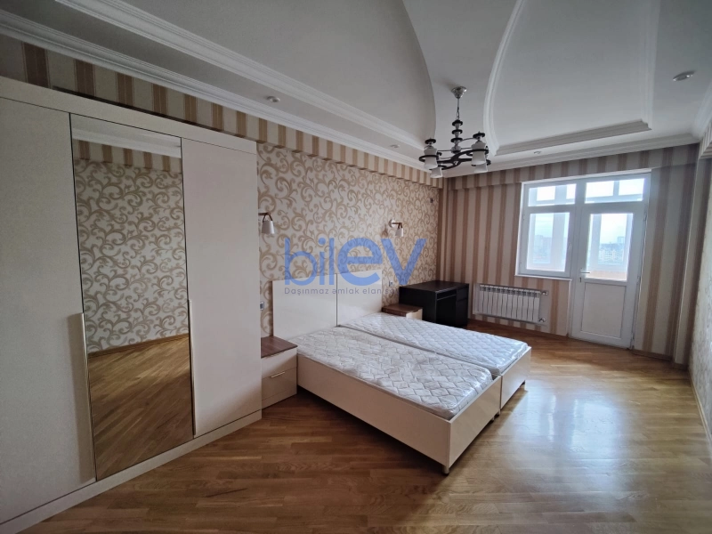 Aylıq Kirayə 3 otaqlı Yeni Tikili bina evi  140m², Bakı