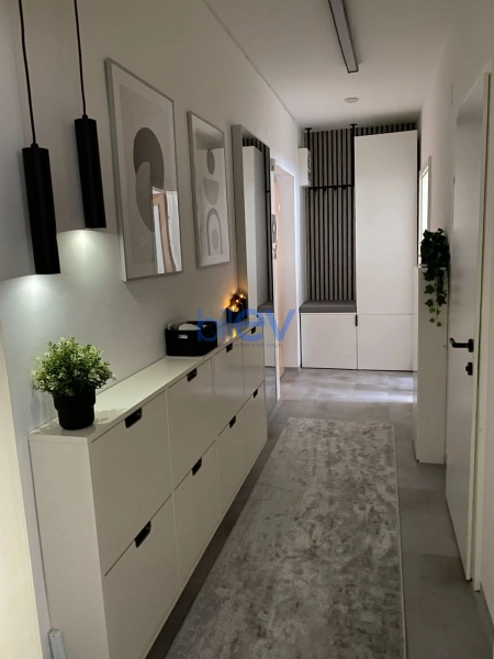 Aylıq Kirayə 3 otaqlı Yeni Tikili bina evi  130m², Bakı