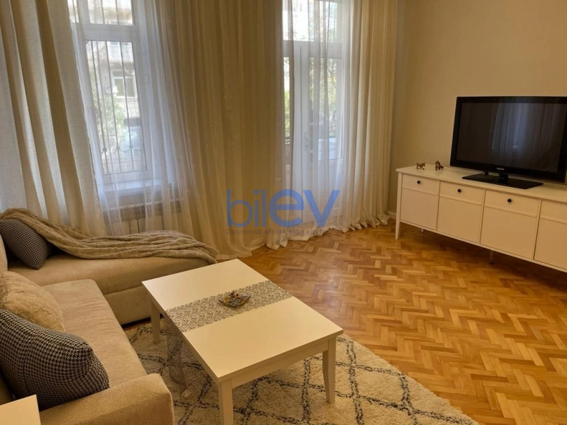 Aylıq Kirayə 2 otaqlı Köhnə Tikili bina evi  60m², Bakı
