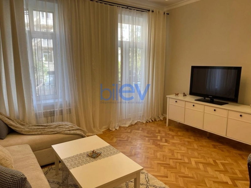 Aylıq Kirayə 2 otaqlı Köhnə Tikili bina evi  60m², Bakı