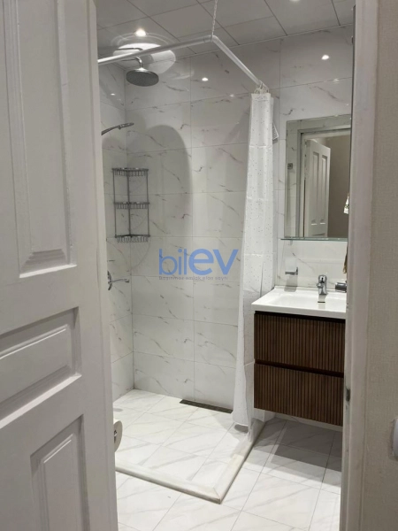 Aylıq Kirayə 2 otaqlı Köhnə Tikili bina evi  60m², Bakı