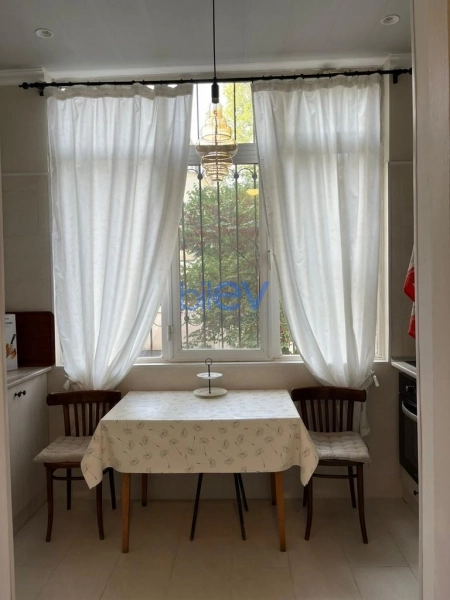 Aylıq Kirayə 2 otaqlı Köhnə Tikili bina evi  60m², Bakı