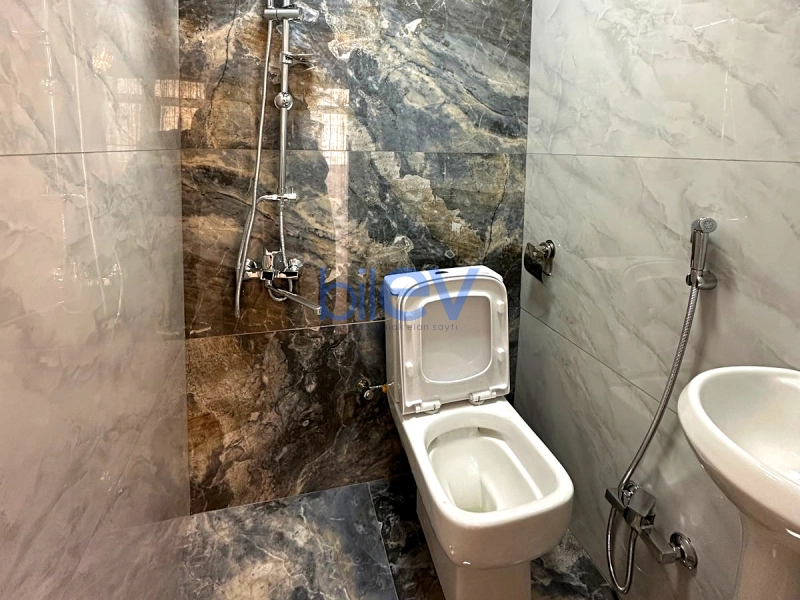 Satış 4 otaqlı Köhnə Tikili bina evi  100m², Bakı