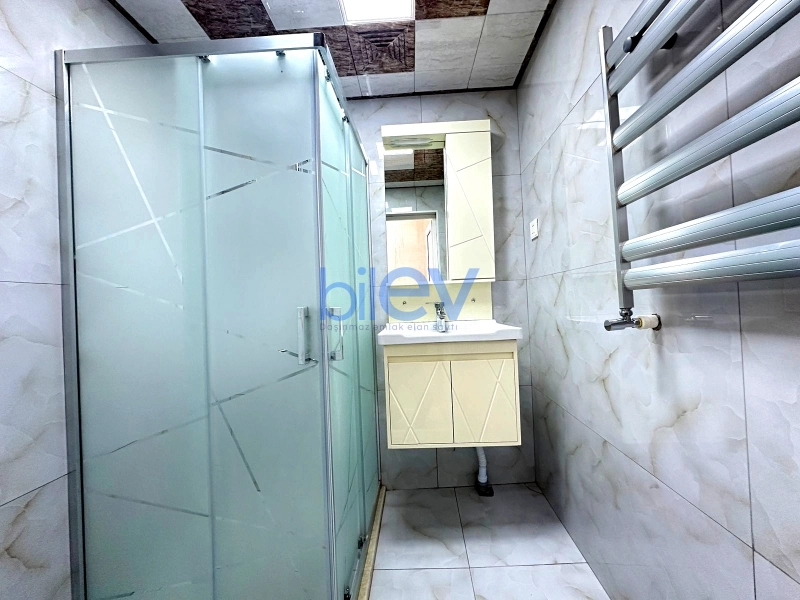 Satış 4 otaqlı Köhnə Tikili bina evi  100m², Bakı