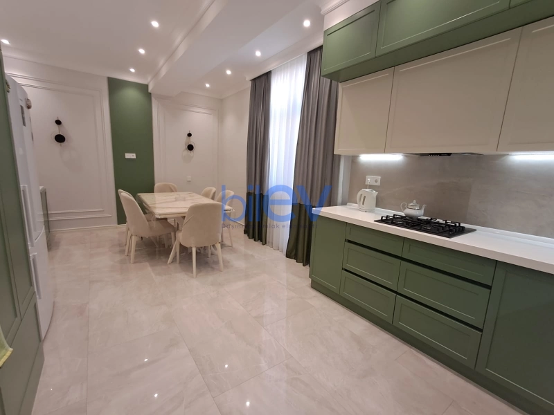 Satış 3 otaqlı Yeni Tikili bina evi  138m², Bakı