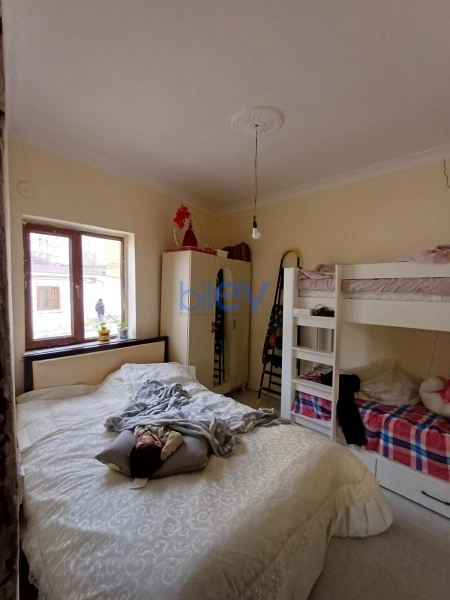 Satış 3 otaqlı Köhnə Tikili bina evi  75m², Bakı