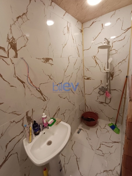 Satış 3 otaqlı Köhnə Tikili bina evi  75m², Bakı