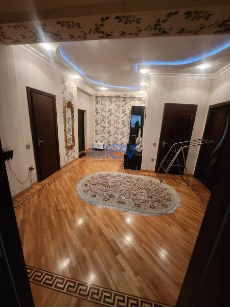 Satış 3 otaqlı Yeni Tikili bina evi  140m², Bakı