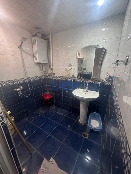Aylıq Kirayə 2 otaqlı Köhnə Tikili bina evi  75m², Xırdalan