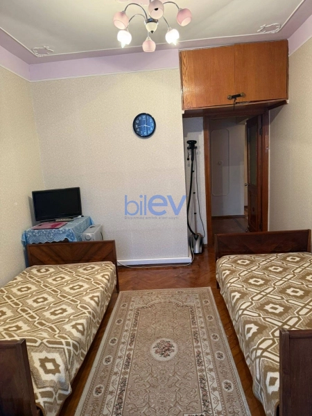 Aylıq Kirayə 3 otaqlı Köhnə Tikili bina evi  75m², Bakı