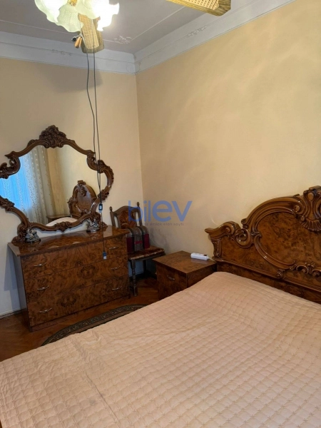 Aylıq Kirayə 3 otaqlı Köhnə Tikili bina evi  75m², Bakı