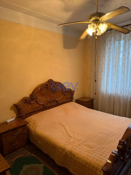 Aylıq Kirayə 3 otaqlı Köhnə Tikili bina evi  75m², Bakı