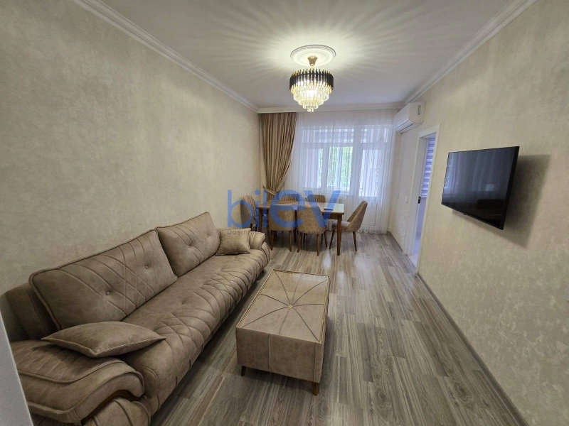 Aylıq Kirayə 3 otaqlı Köhnə Tikili bina evi  70m², Bakı