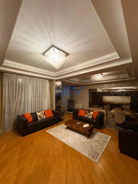 Aylıq Kirayə 4 otaqlı Yeni Tikili bina evi  190m², Bakı
