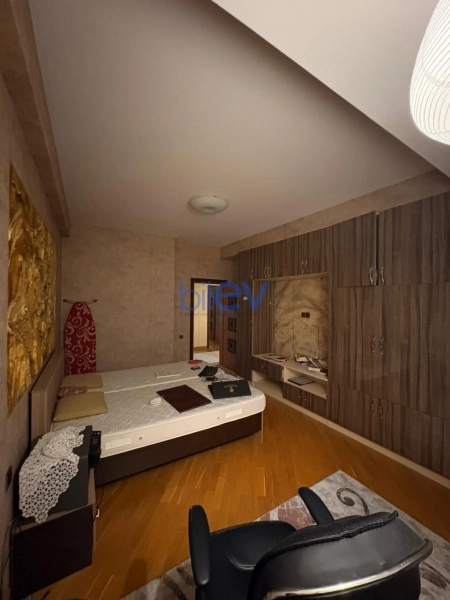 Aylıq Kirayə 4 otaqlı Yeni Tikili bina evi  190m², Bakı