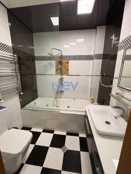 Aylıq Kirayə 4 otaqlı Yeni Tikili bina evi  190m², Bakı