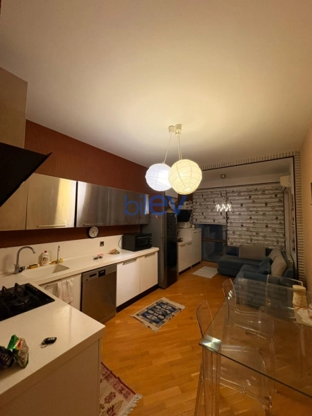 Aylıq Kirayə 4 otaqlı Yeni Tikili bina evi  190m², Bakı