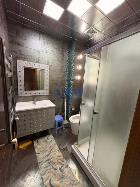 Aylıq Kirayə 4 otaqlı Yeni Tikili bina evi  190m², Bakı