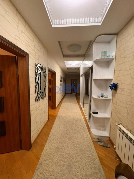 Aylıq Kirayə 4 otaqlı Yeni Tikili bina evi  190m², Bakı