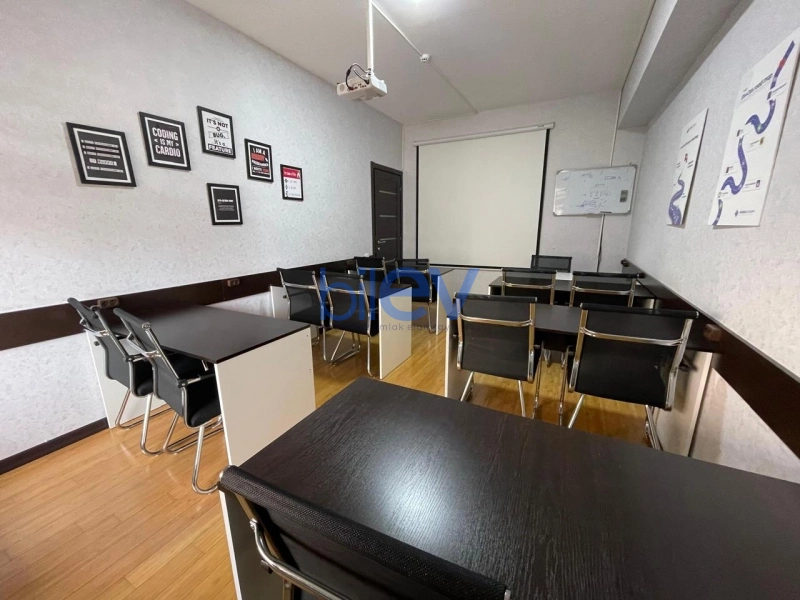 Aylıq Kirayə 4 otaqlı Ofis  145m², Bakı
