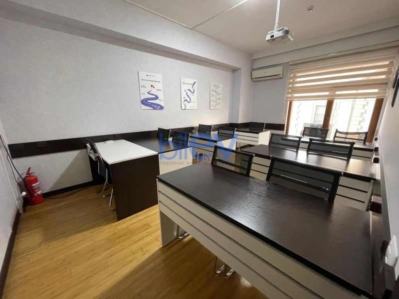 Aylıq Kirayə 4 otaqlı Ofis  145m², Bakı