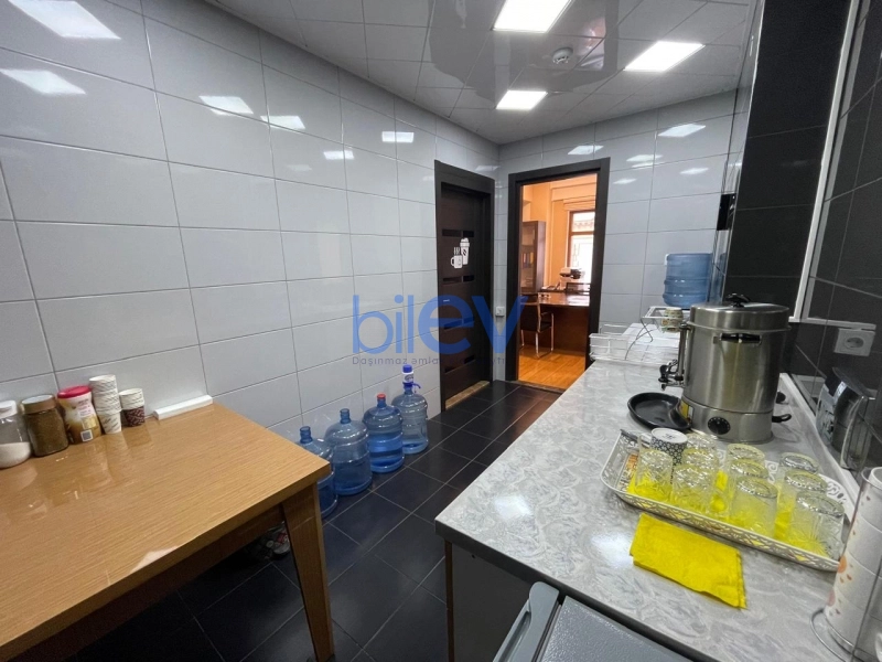 Aylıq Kirayə 4 otaqlı Ofis  145m², Bakı