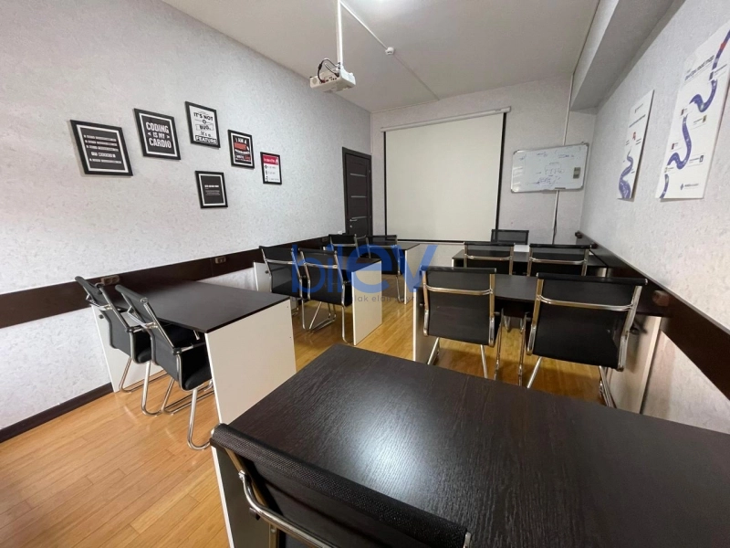 Aylıq Kirayə 4 otaqlı Ofis  145m², Bakı