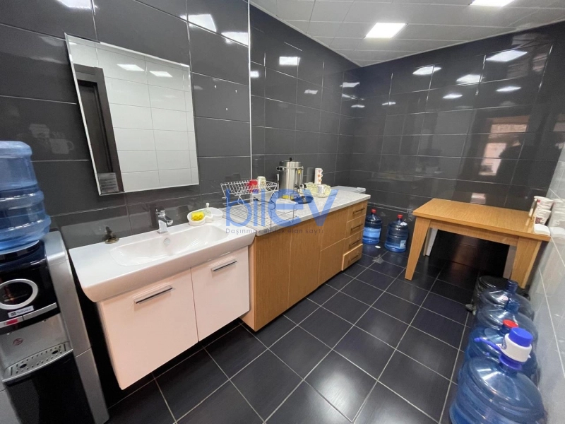 Aylıq Kirayə 4 otaqlı Ofis  145m², Bakı