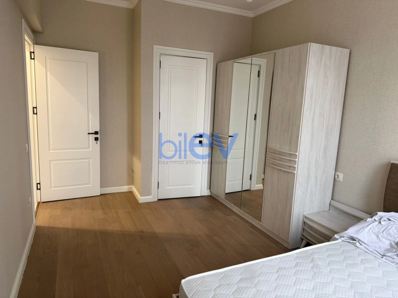 Aylıq Kirayə 3 otaqlı Yeni Tikili bina evi  90m², Bakı