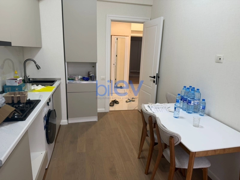 Aylıq Kirayə 3 otaqlı Yeni Tikili bina evi  90m², Bakı
