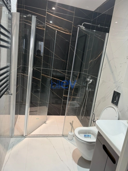 Aylıq Kirayə 3 otaqlı Yeni Tikili bina evi  90m², Bakı