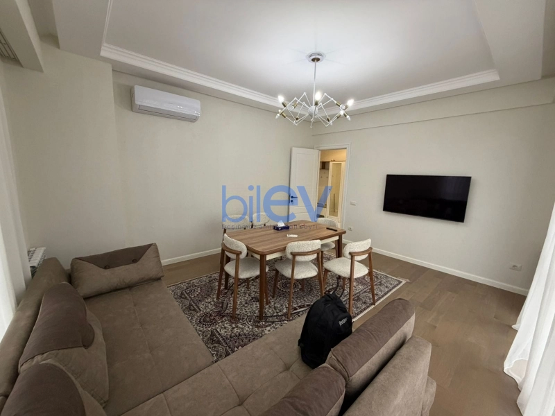 Aylıq Kirayə 3 otaqlı Yeni Tikili bina evi  90m², Bakı