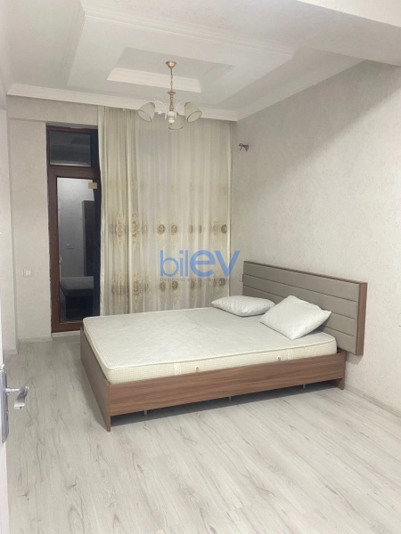 Aylıq Kirayə 3 otaqlı Yeni Tikili bina evi  90m², Bakı