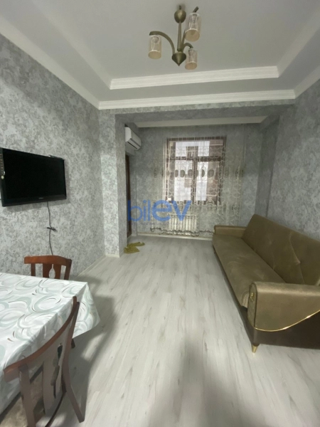 Aylıq Kirayə 3 otaqlı Yeni Tikili bina evi  90m², Bakı