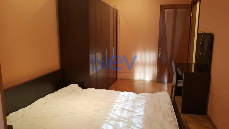 Aylıq Kirayə 3 otaqlı Köhnə Tikili bina evi  70m², Bakı