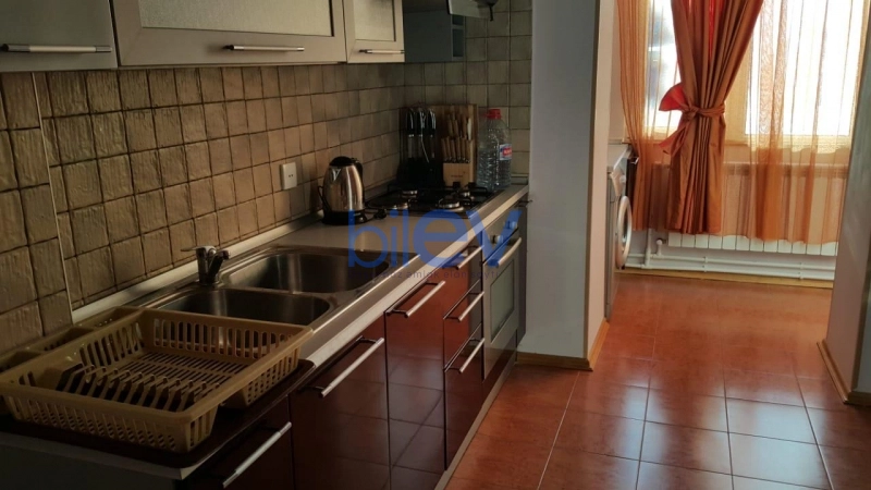 Aylıq Kirayə 3 otaqlı Köhnə Tikili bina evi  70m², Bakı