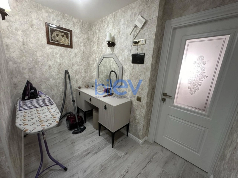 Satış 2 otaqlı Köhnə Tikili bina evi  65m², Bakı