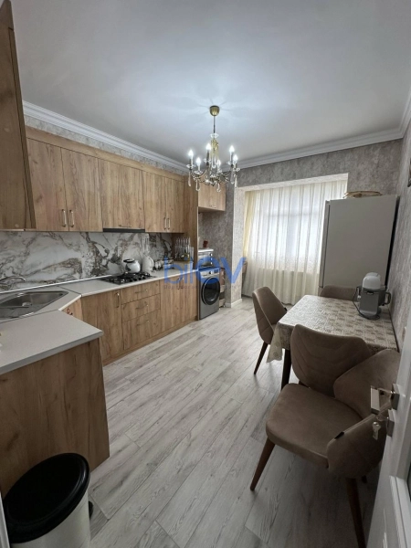 Satış 2 otaqlı Köhnə Tikili bina evi  65m², Bakı