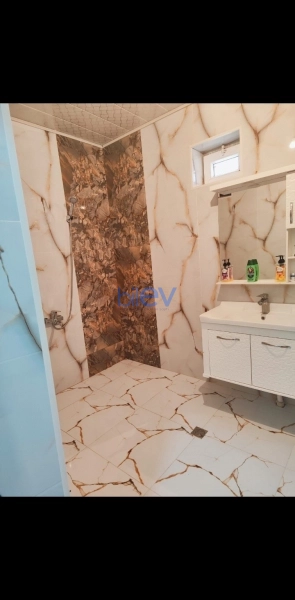 Satış 7 otaqlı Bağ evi  200m², Bakı