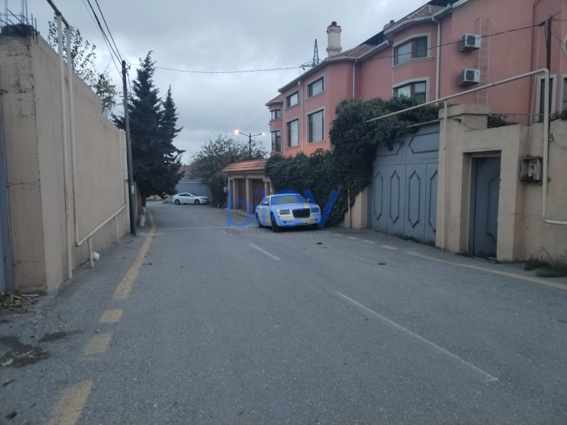 Satış 11 otaqlı Bağ evi  1300m², Bakı