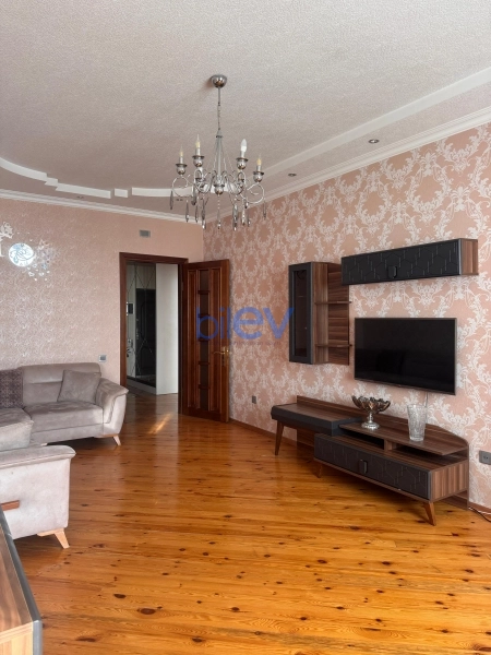 Aylıq Kirayə 3 otaqlı Yeni Tikili bina evi  90m², Bakı