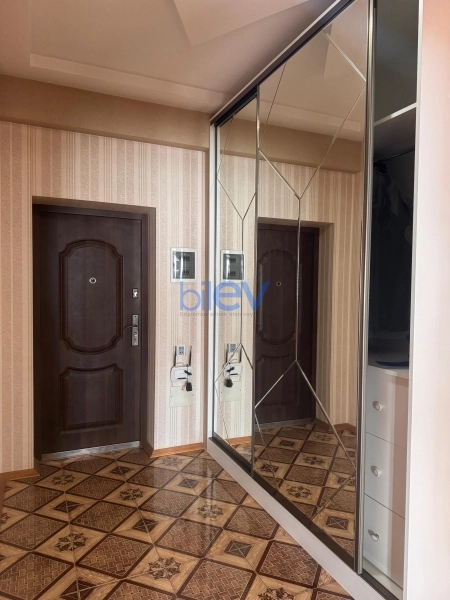 Aylıq Kirayə 3 otaqlı Yeni Tikili bina evi  90m², Bakı