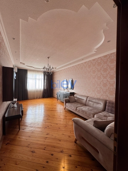Aylıq Kirayə 3 otaqlı Yeni Tikili bina evi  90m², Bakı