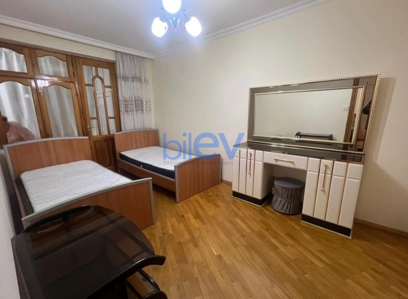 Aylıq Kirayə 3 otaqlı Köhnə Tikili bina evi  90m², Bakı