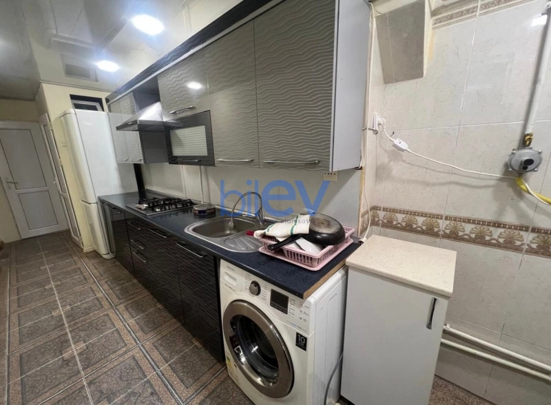 Aylıq Kirayə 3 otaqlı Köhnə Tikili bina evi  90m², Bakı