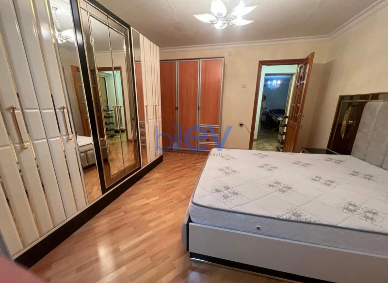 Aylıq Kirayə 3 otaqlı Köhnə Tikili bina evi  90m², Bakı