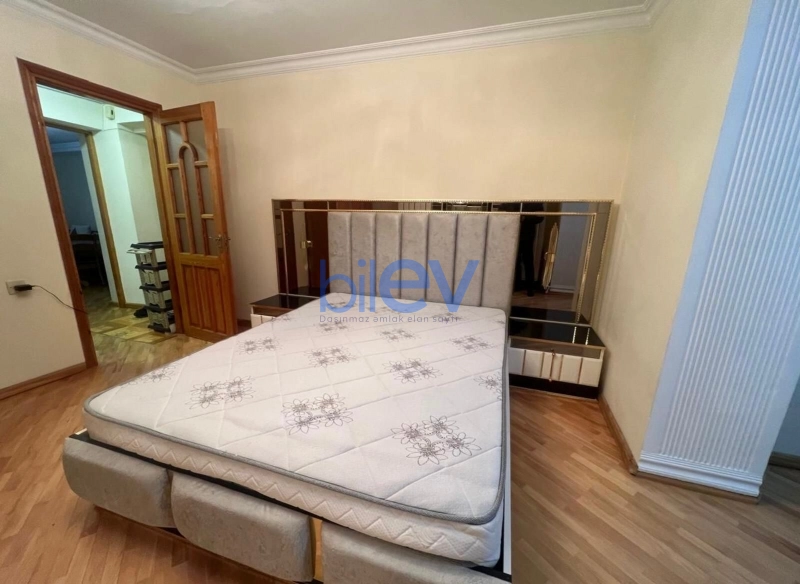 Aylıq Kirayə 3 otaqlı Köhnə Tikili bina evi  90m², Bakı