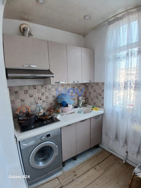 Satış 2 otaqlı Köhnə Tikili bina evi  45m², Bakı